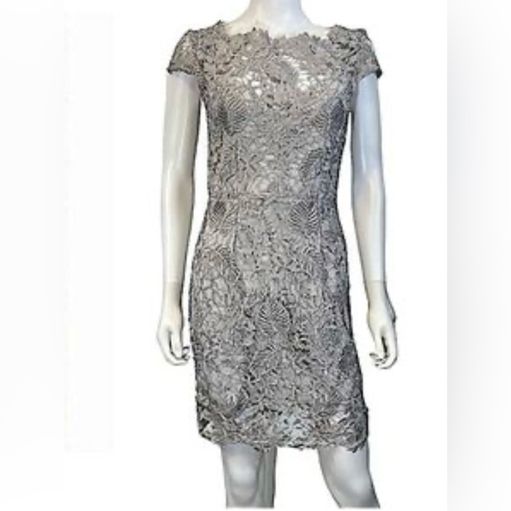 Soieblu‎ midi grey lace dress size large. Back zipper. Beautiful pattern.